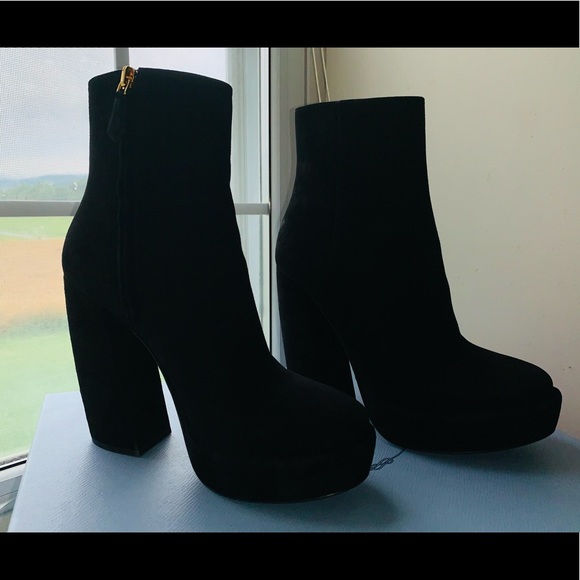 Prada black suede/gold heels neverworn size 6.5 US - Picture 2 of 9